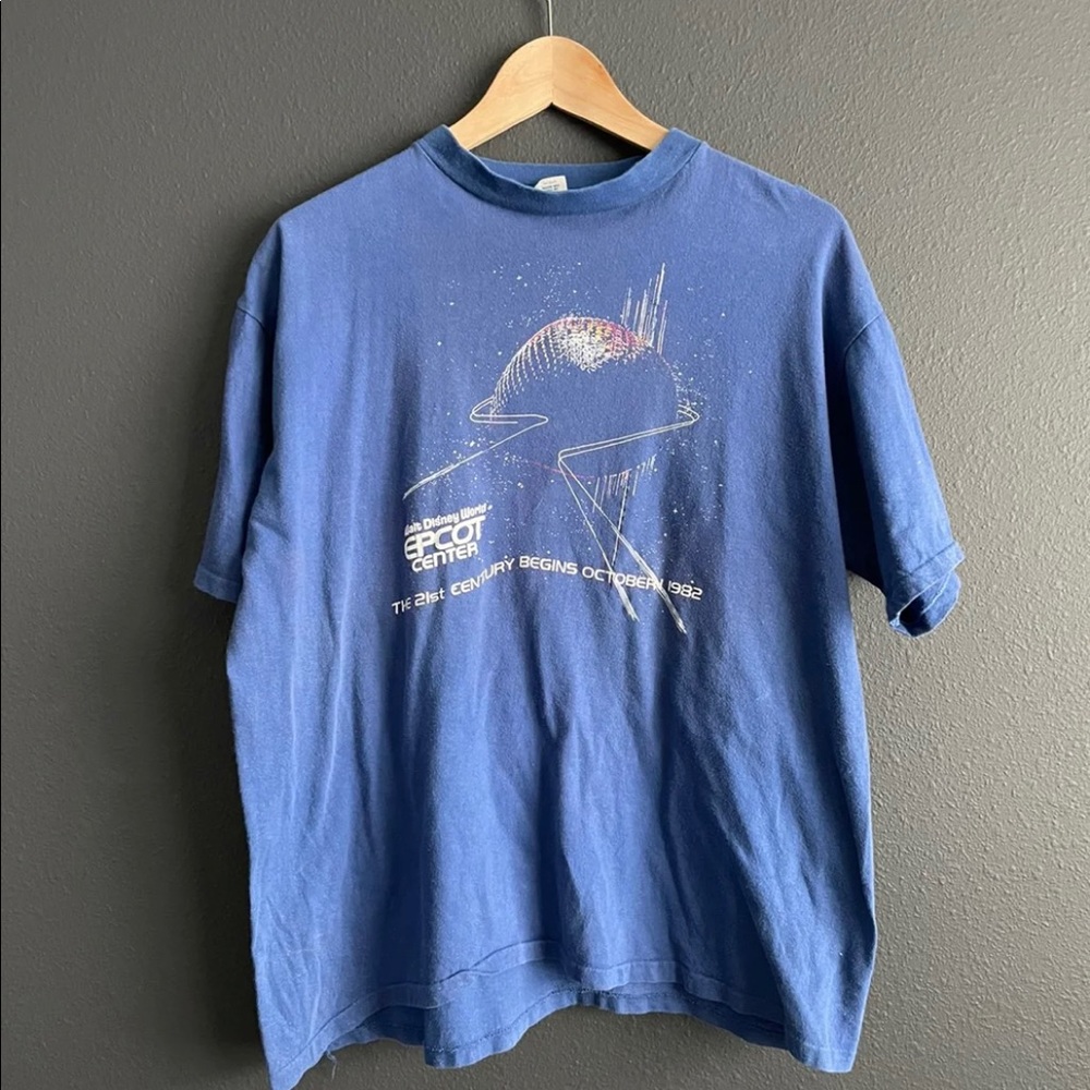 Vintage Disney World Epcot 1982 Tshirt